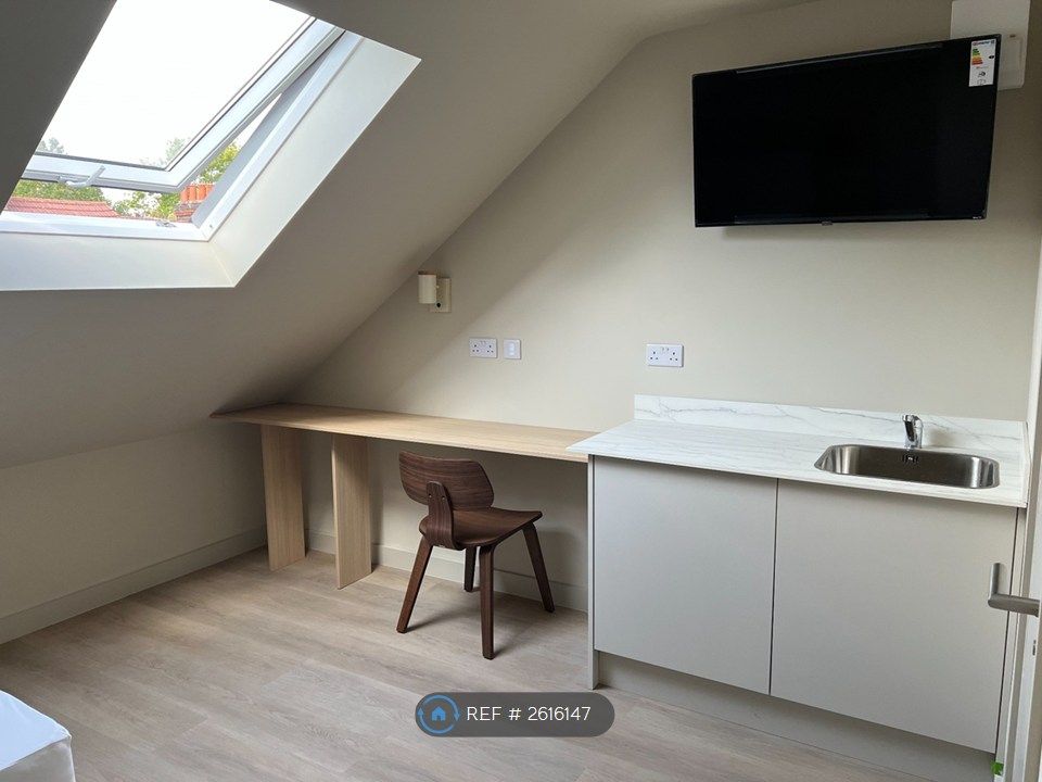 Property photo 2 of 11 Private Kitchenette With Bespoke Desk