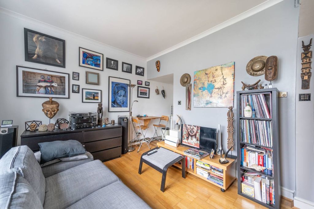 Property photo 3 of 6