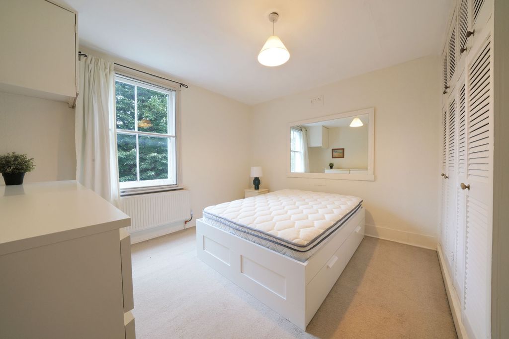 Property photo 1 of 6 Bedroom