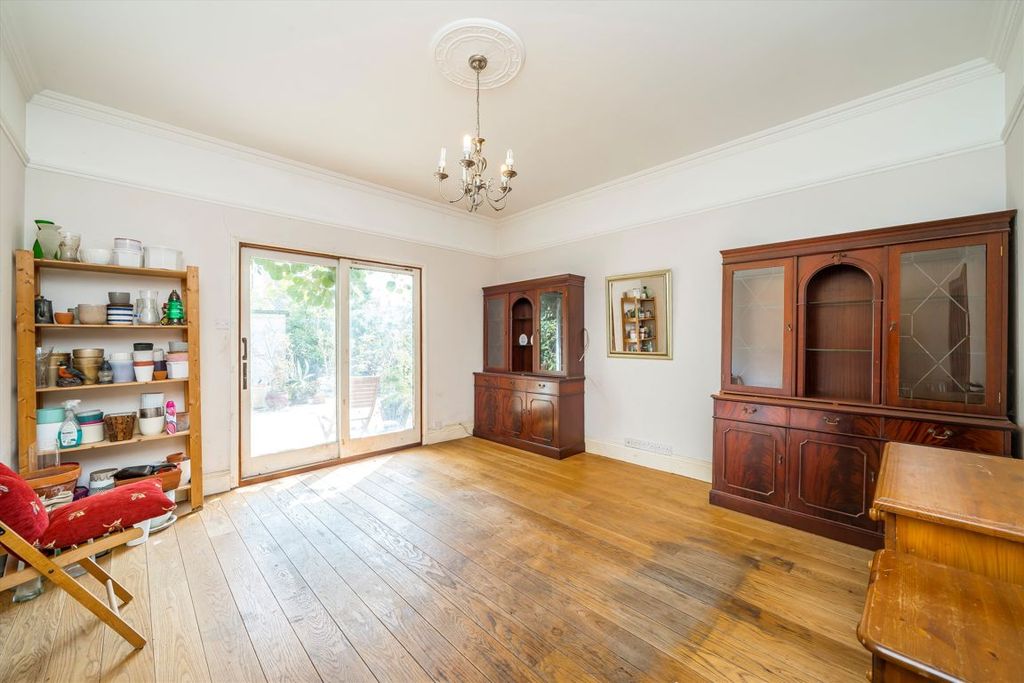 Property photo 3 of 8
