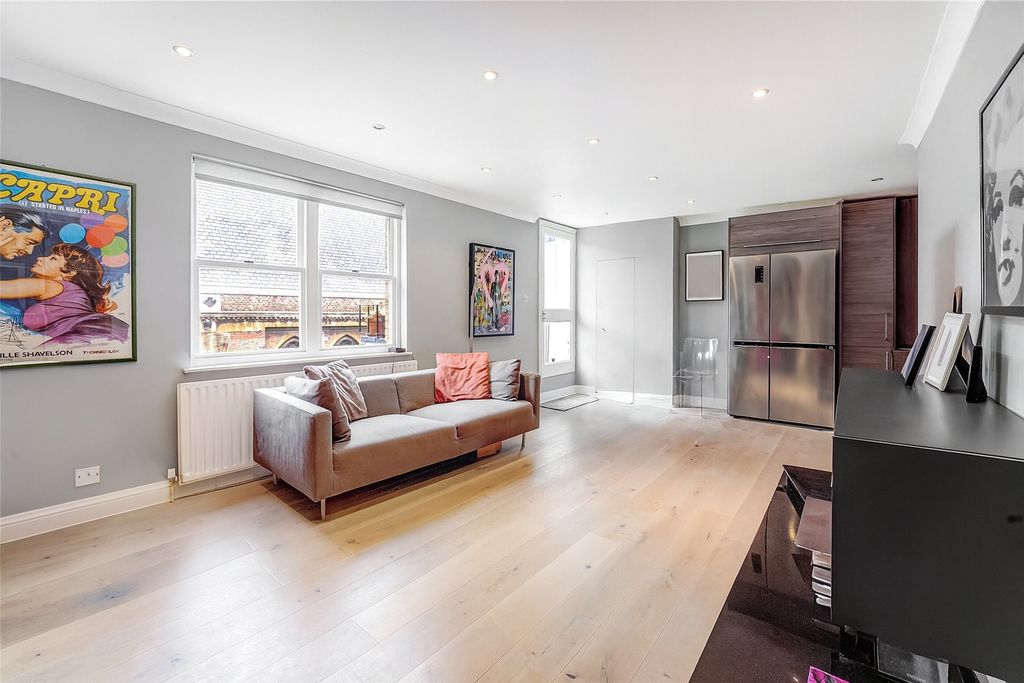 Property photo 3 of 8