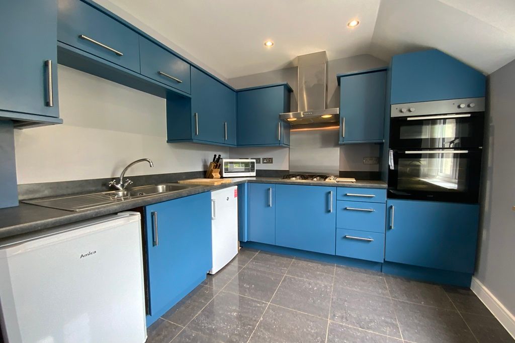 Property photo 2 of 19 Kitchen