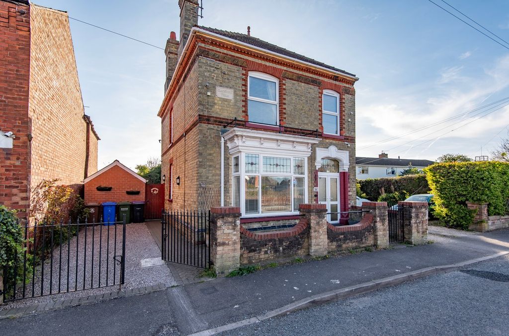 Property photo 1 of 17