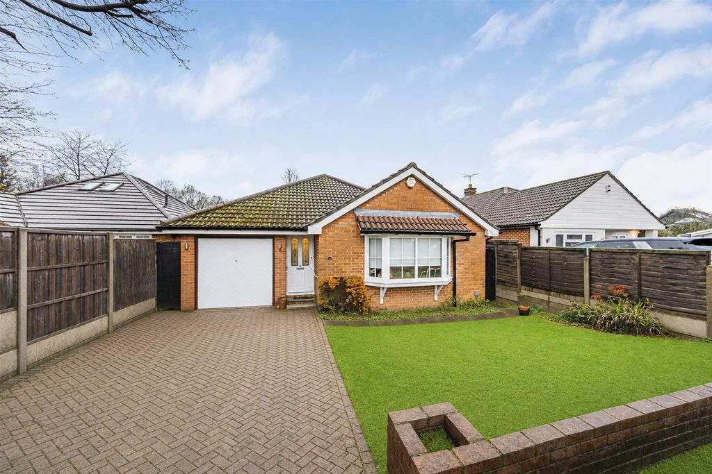 Property photo 1 of 11 18 Newlyn Close - Front Image 1.Jpg