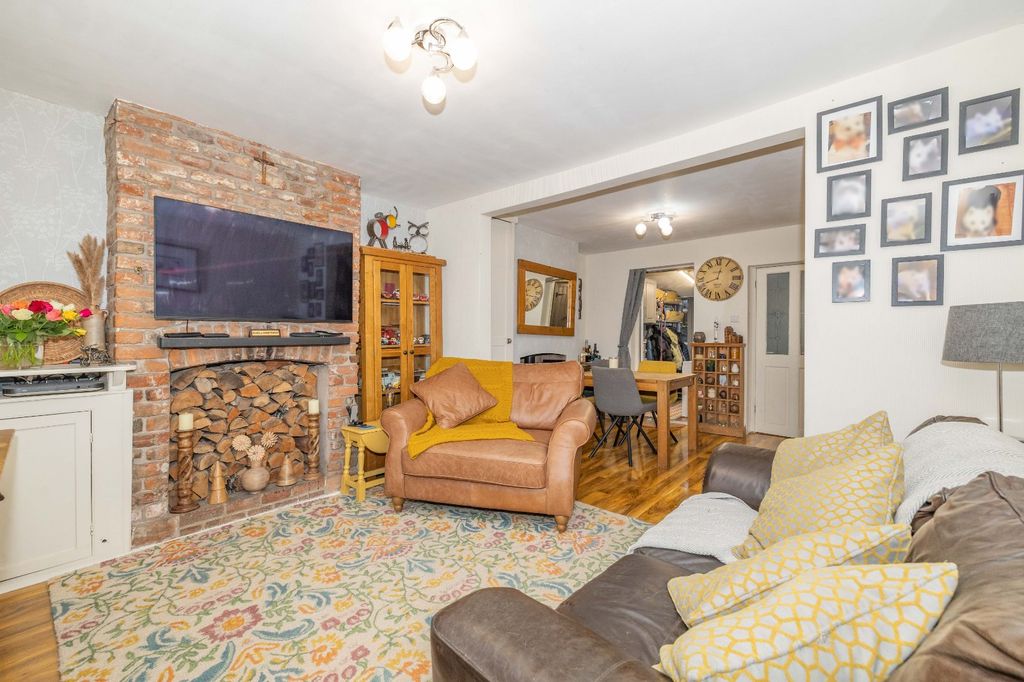 Property photo 2 of 8 Picture 2