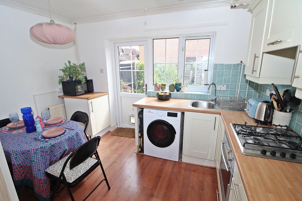 Property photo 2 of 9 4992592