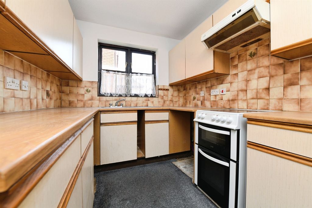 Property photo 2 of 10
