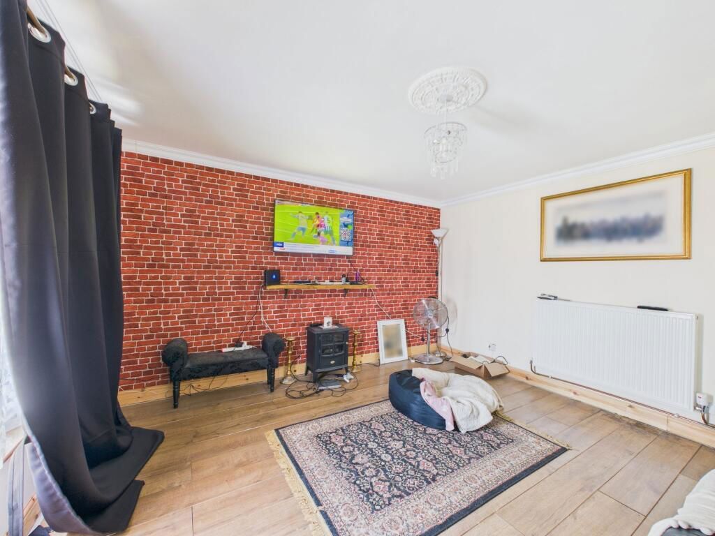 Property photo 3 of 23