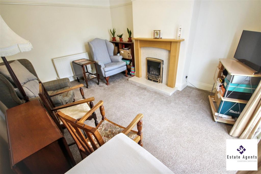 Property photo 3 of 22 Dining Room