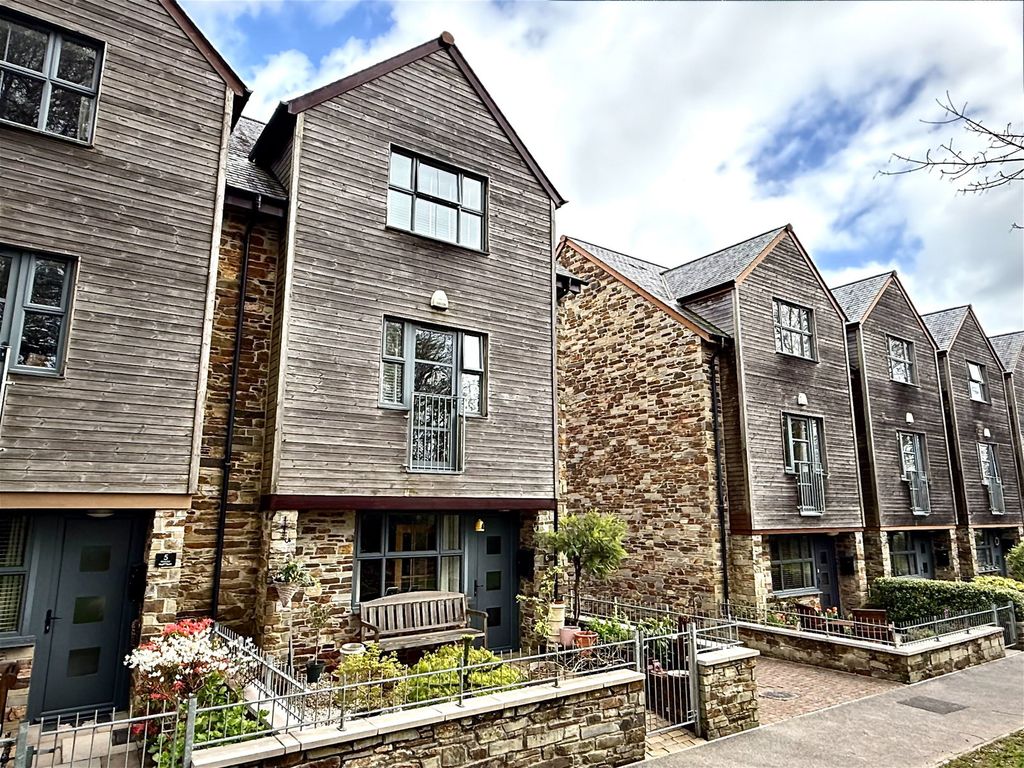 Property photo 1 of 26