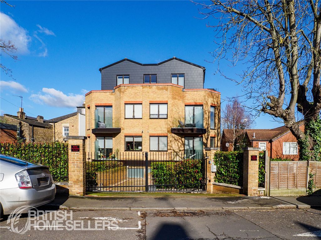 Property photo 3 of 22 Picture No. 08