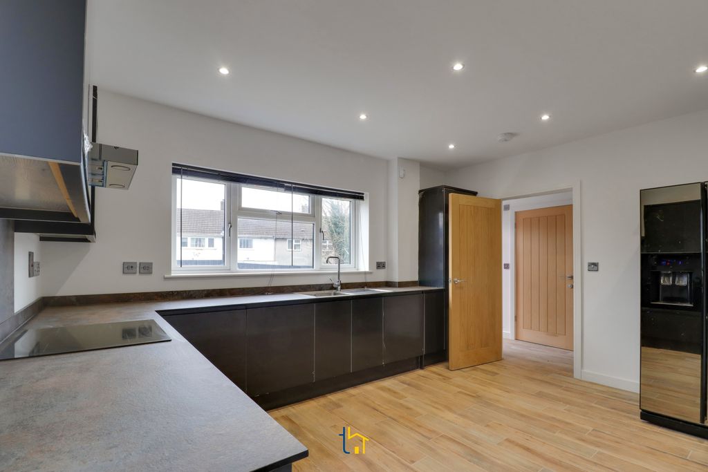 Property photo 2 of 17 Img_6111-Img_6113