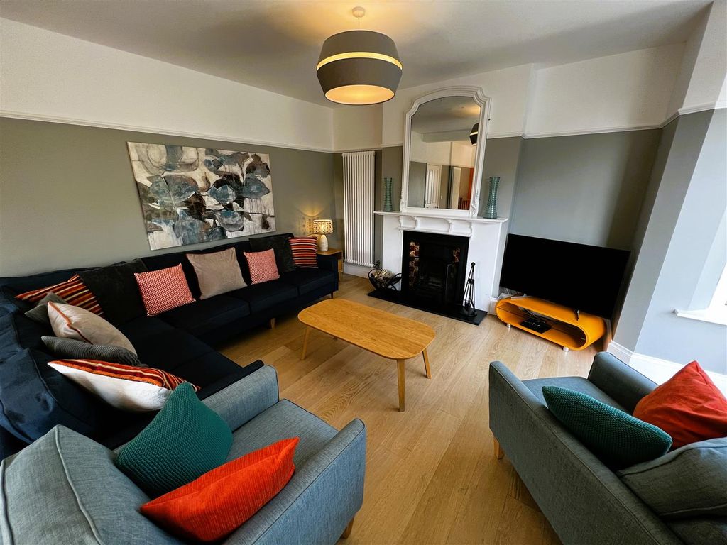 Additional image 7 of 4 bed property to rentSeven Sisters Road, St. Lawrence, Ventnor PO38