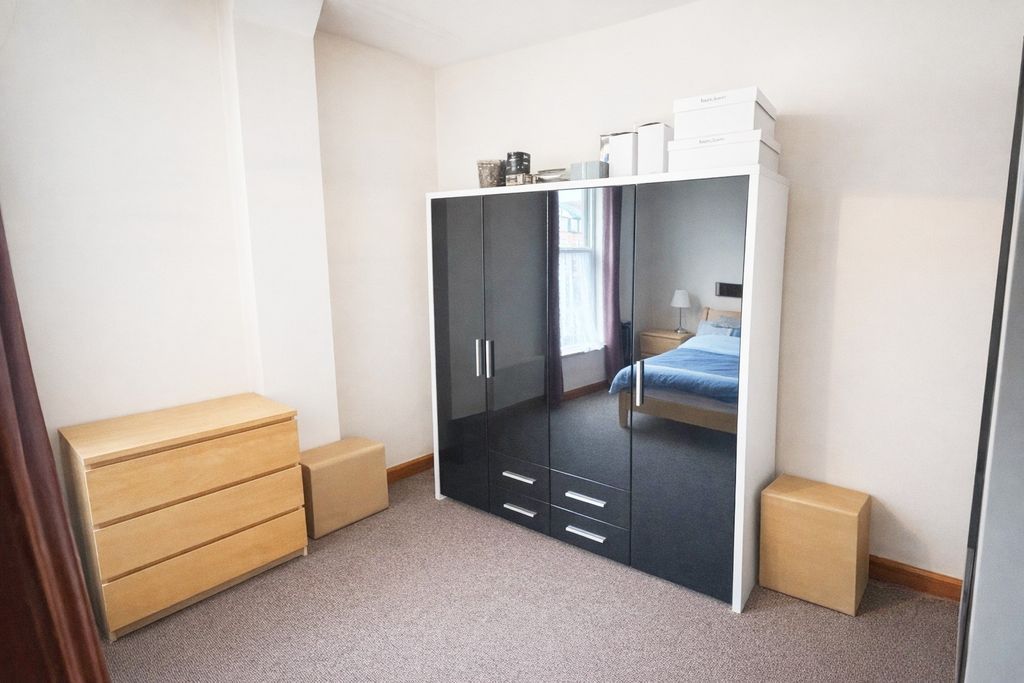 Property photo 2 of 4