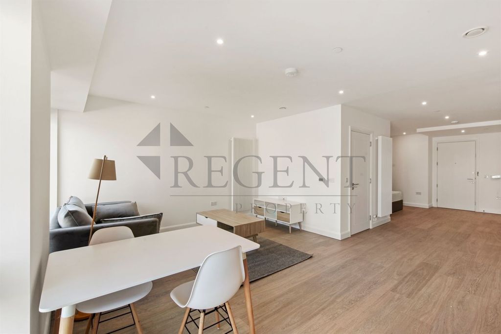 Property photo 3 of 8 Open Plan