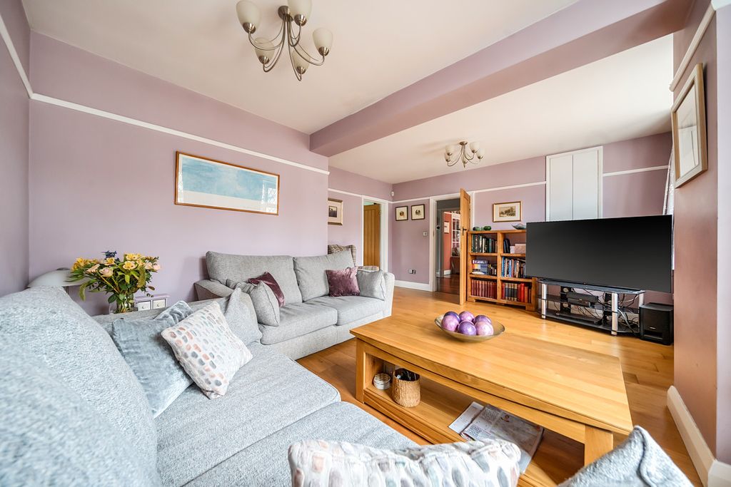 Property photo 3 of 25