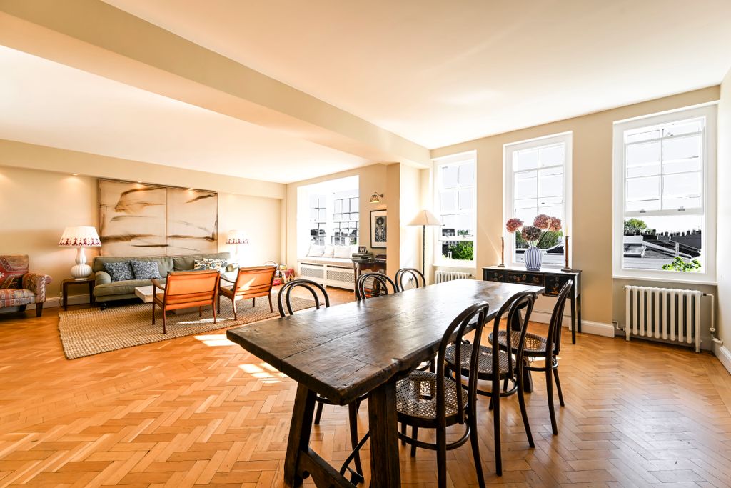 Property photo 2 of 24