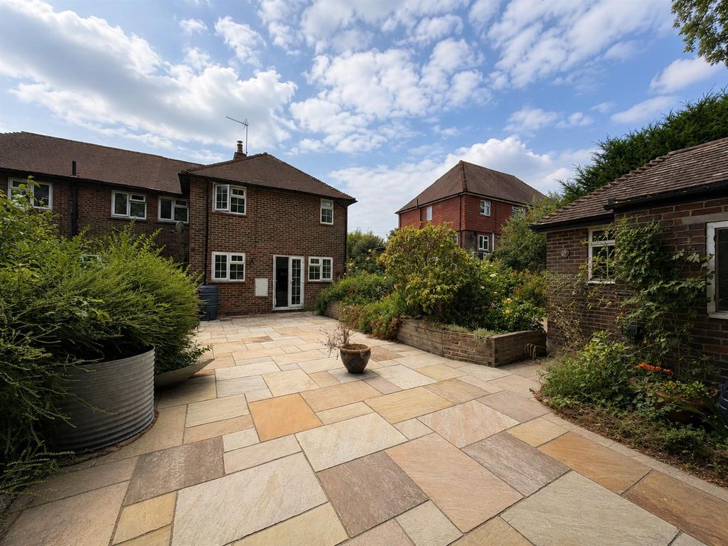 Property photo 2 of 13 Oak 2.Png