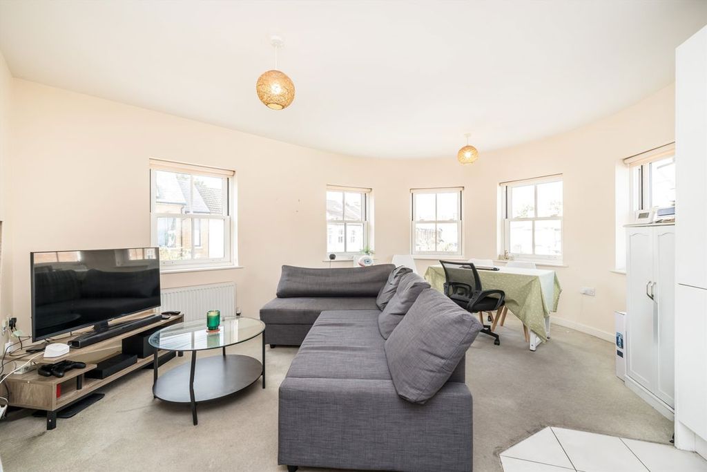Property photo 2 of 4