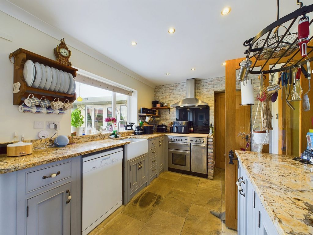 Property photo 3 of 24