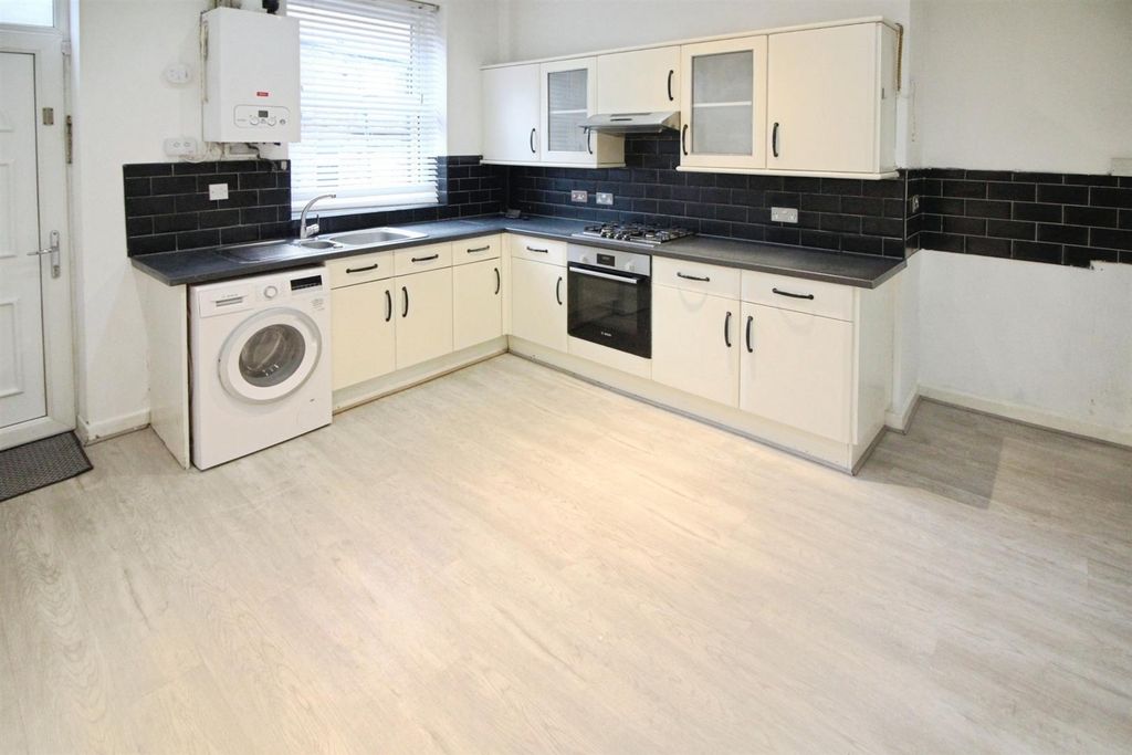 Property photo 2 of 8 Kitchen/Diner