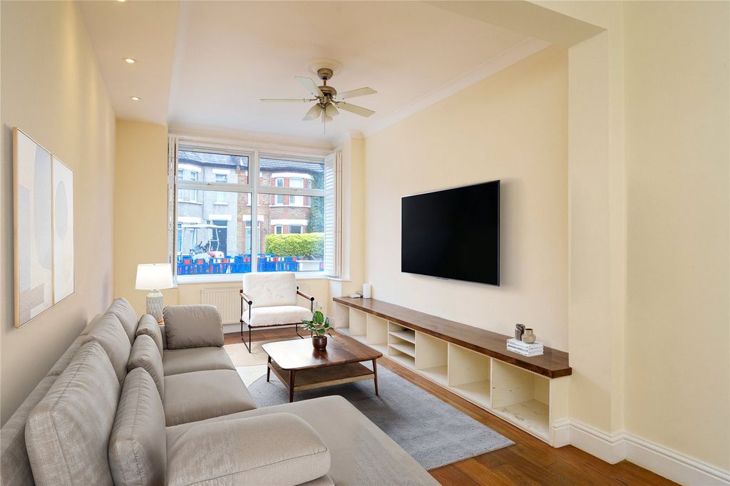 Property photo 3 of 10 Reception Room