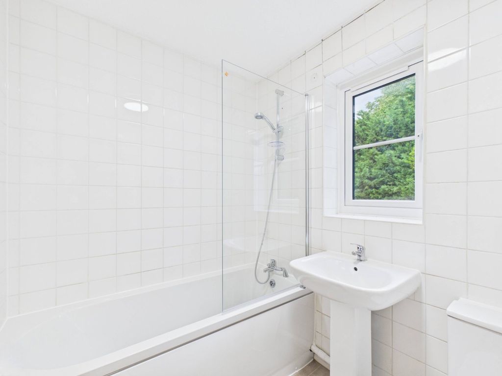 Property photo 2 of 6 Bathroom