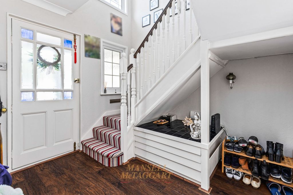 Property photo 3 of 33