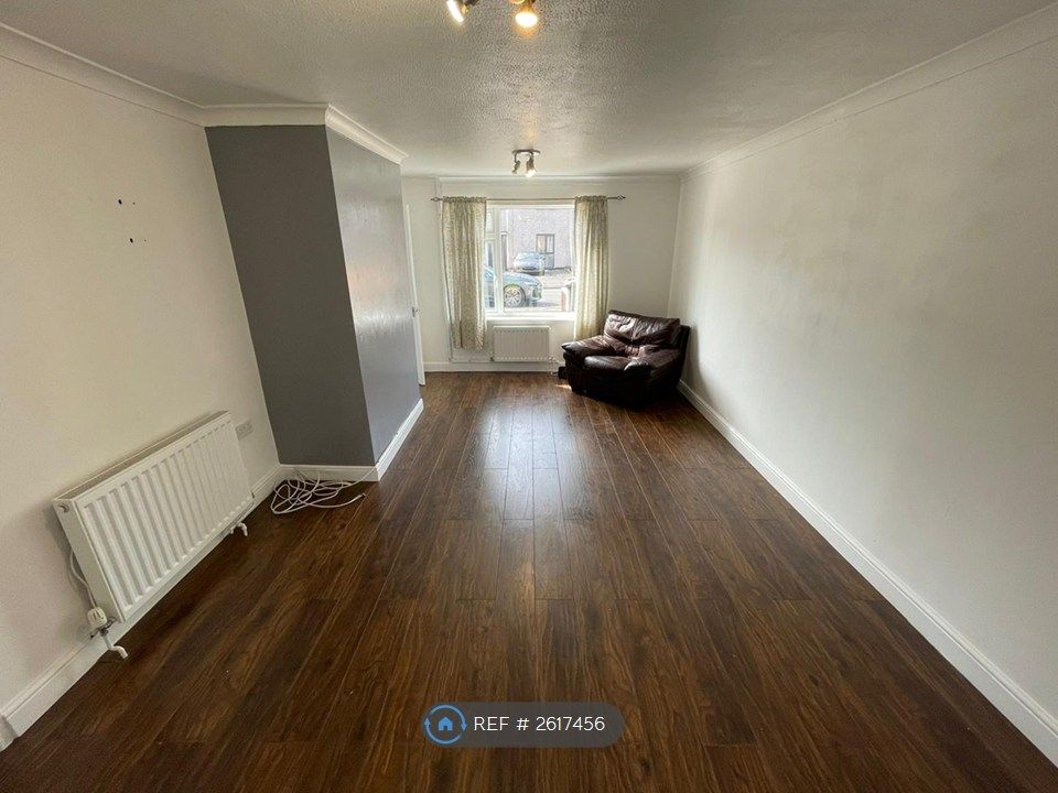 Property photo 3 of 24