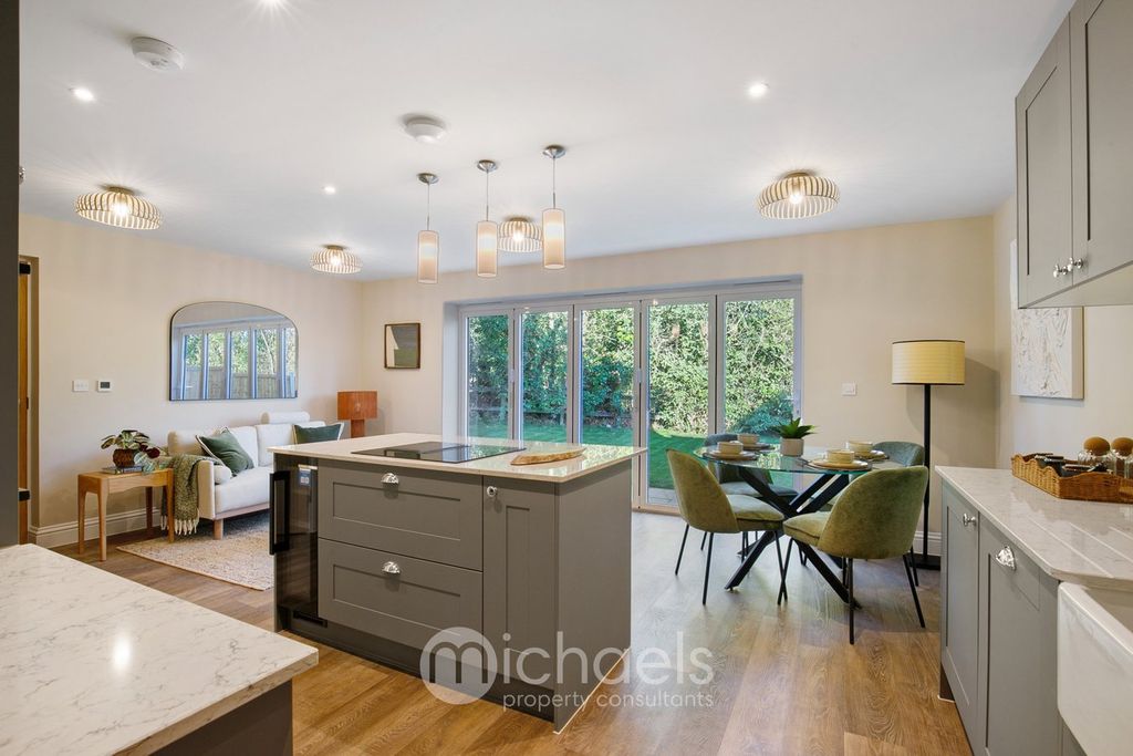 Property photo 2 of 46