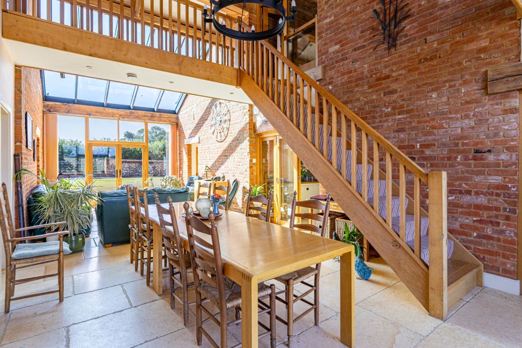 Property photo 2 of 50 4367022