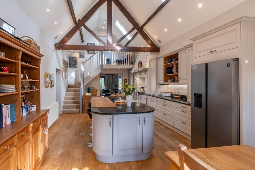 Property photo 3 of 22