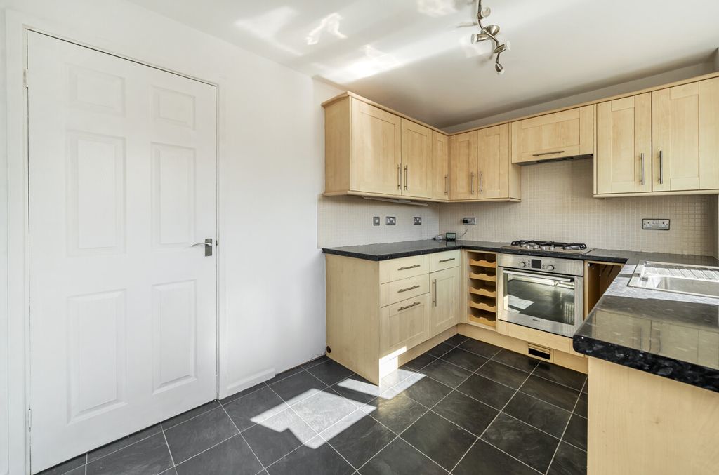 Property photo 3 of 14 1341471-15-689Dac5Be4c39