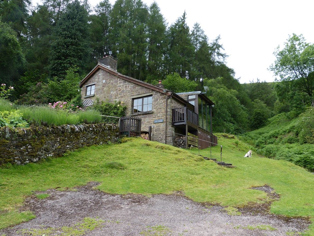 Property photo 2 of 24