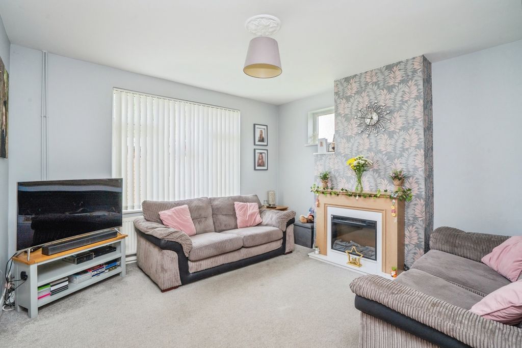 Property photo 3 of 15 Pbox-Img.Jpg