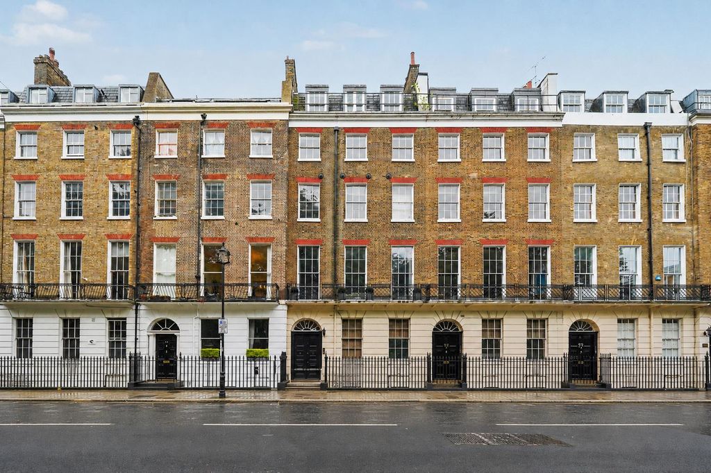 Property photo 2 of 12 F3 33 Dorset Square.Png