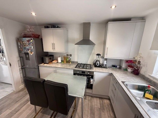 Property photo 1 of 17 Image