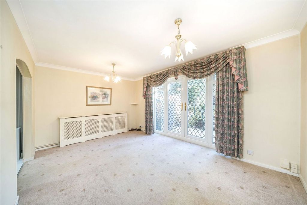 Property photo 2 of 8