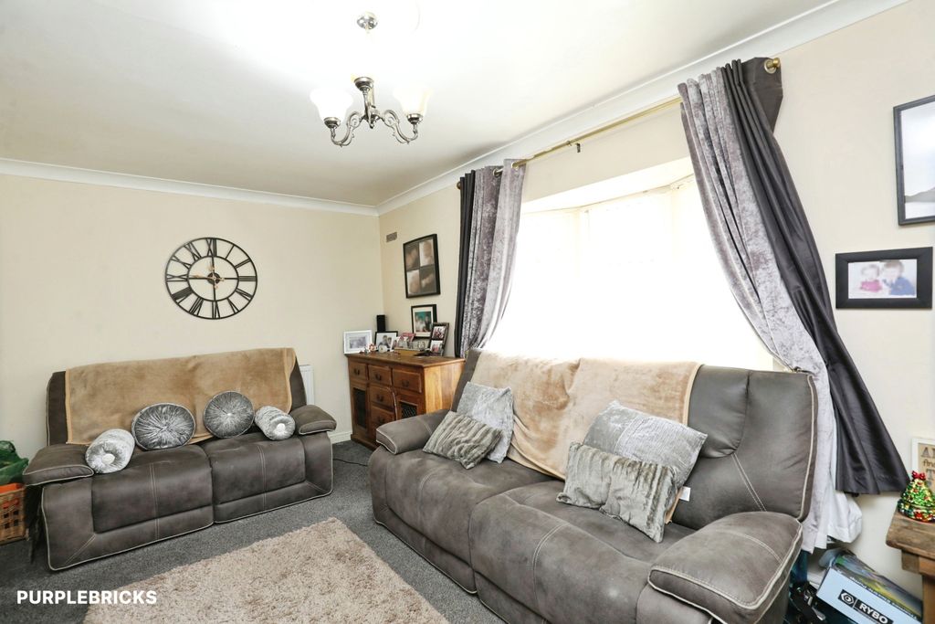 Property photo 2 of 26