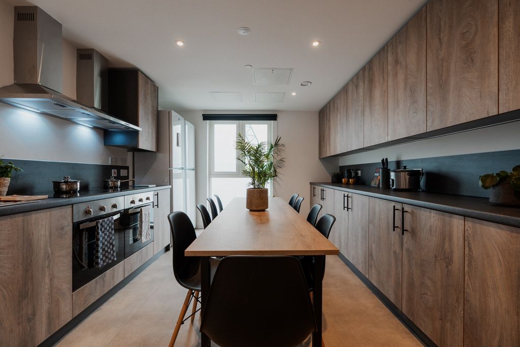 Property photo 3 of 15 Kitchen