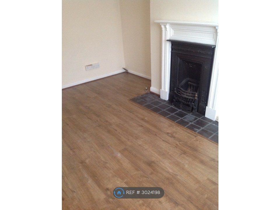 Property photo 2 of 28 Living Room