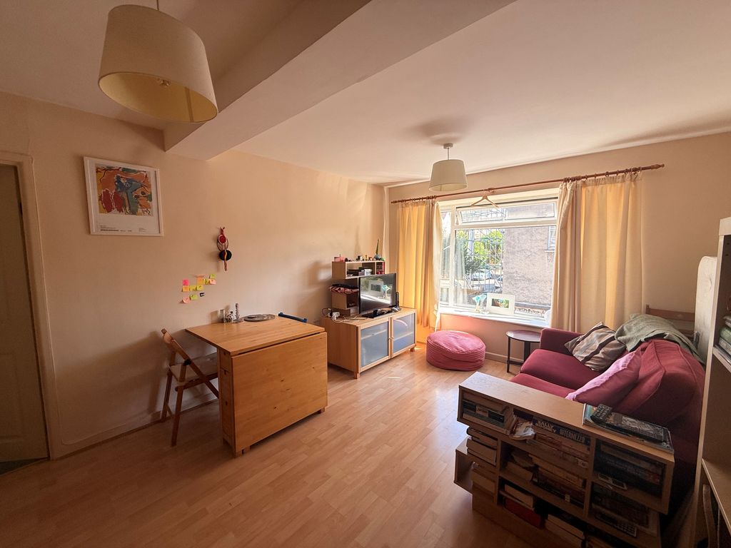 Property photo 1 of 5