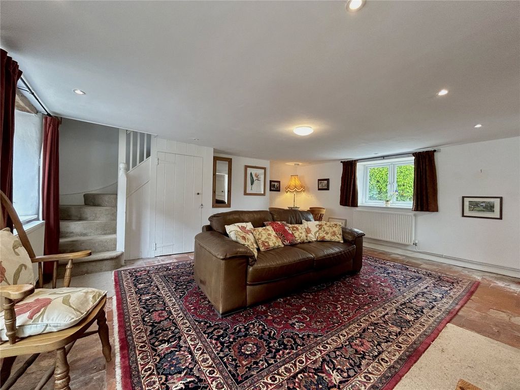 Property photo 2 of 13 Picture No. 11