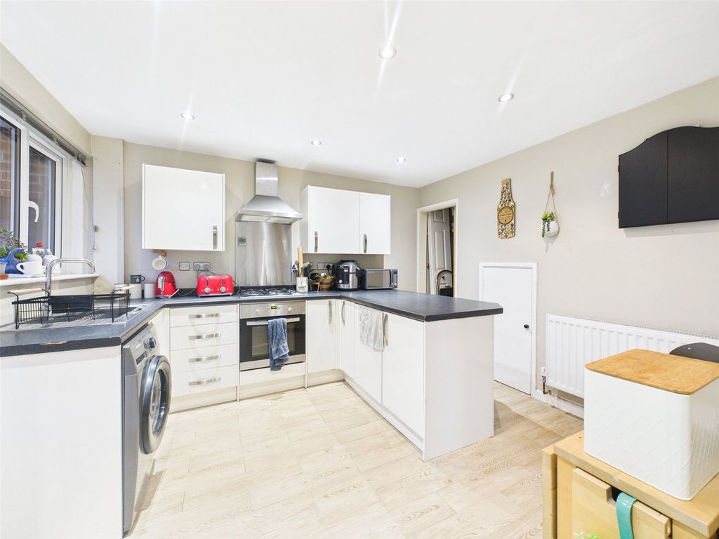 Property photo 2 of 10 Picture No. 15