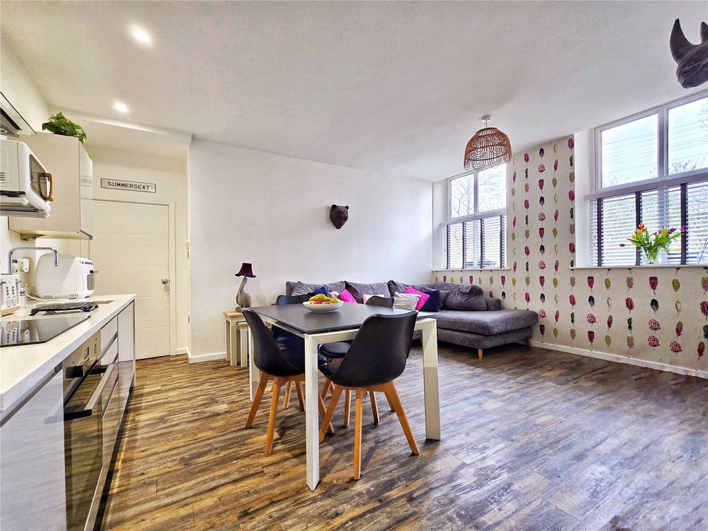 Property photo 2 of 24 Open Plan