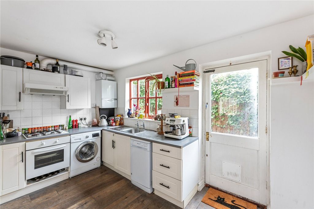 Property photo 2 of 12 Picture No. 16