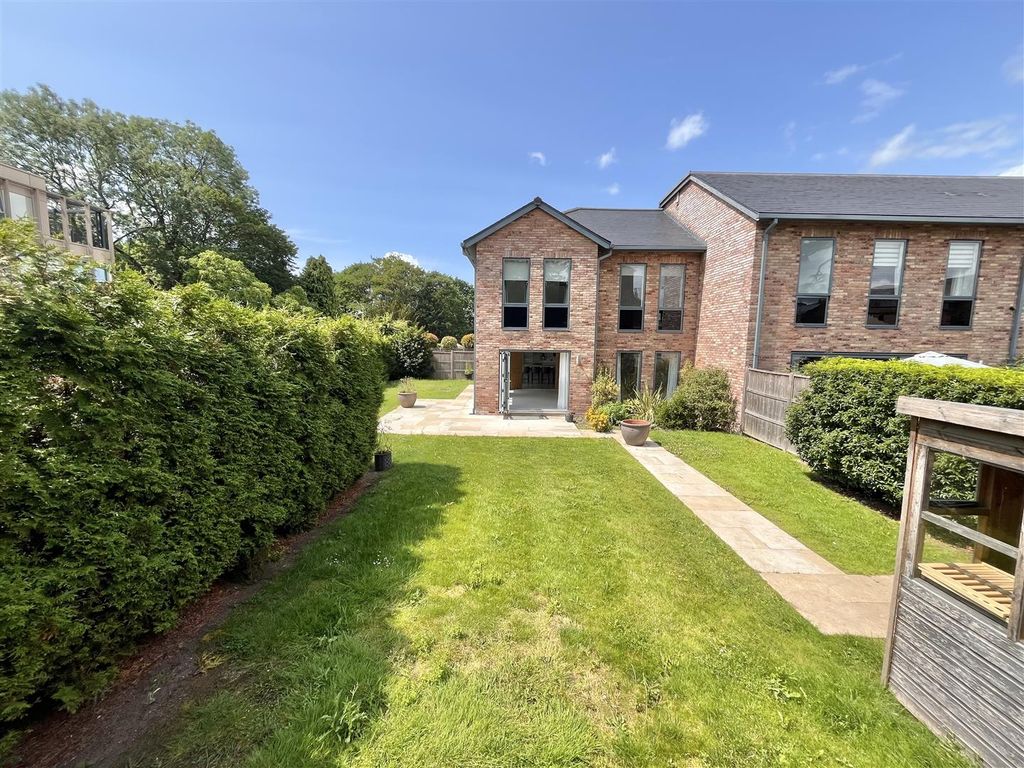 Property photo 1 of 21