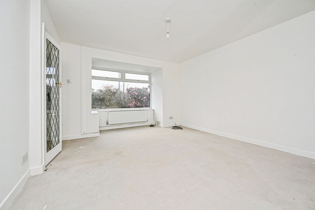 Property photo 2 of 12 Pbox-Img.Jpg