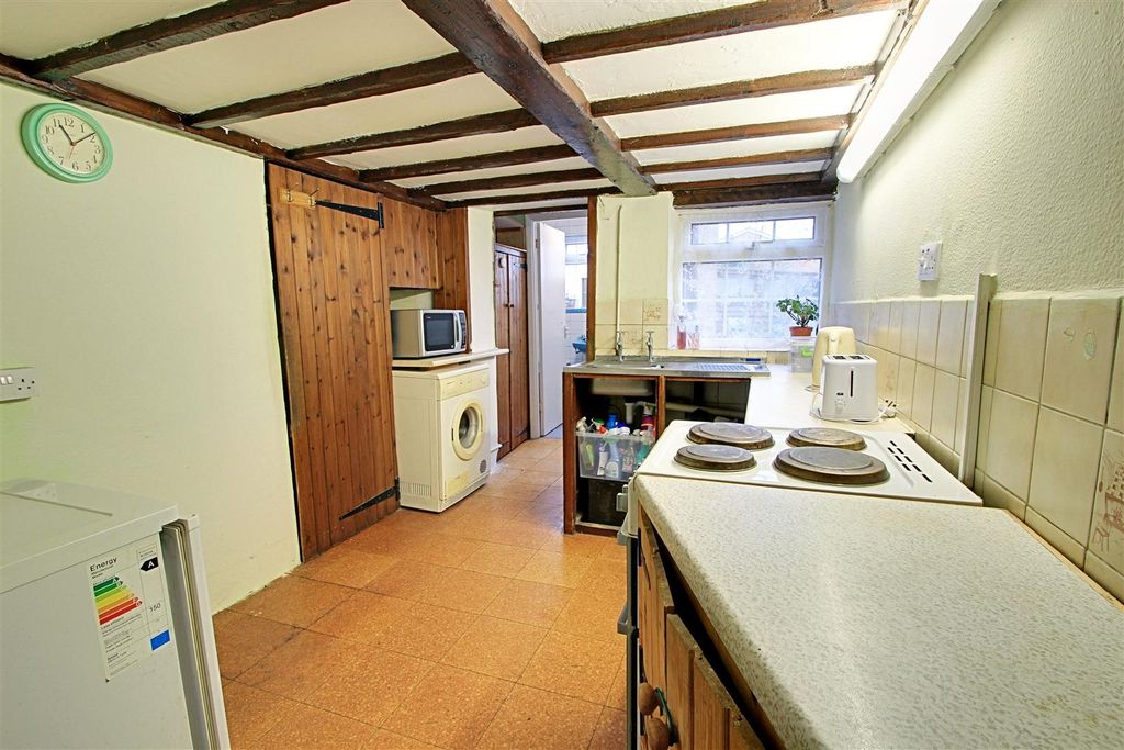 Property photo 3 of 15 Kitchen.Jpg