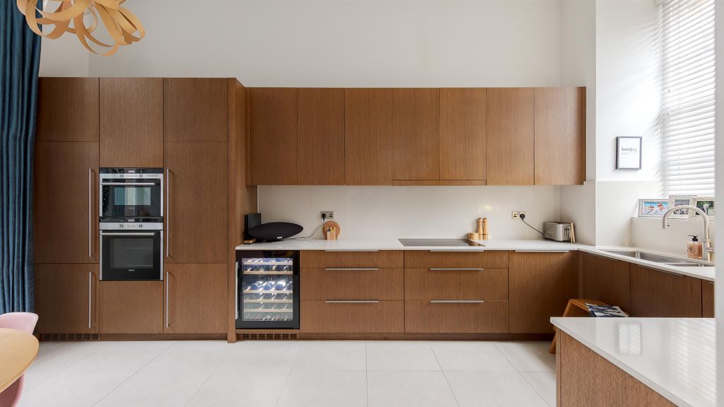 Property photo 2 of 17 Image